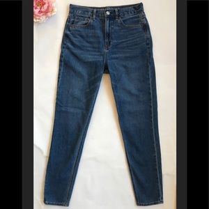 American Eagle Light Wash High Rise Skinny Jeans